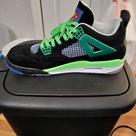 Jordan Retro 4 Superman Special Edition🦸 - Picture 9 of 15